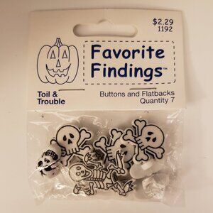 Skull Crossbones Skeleton Buttons Flatbacks Black White Campy Cartoon Halloween